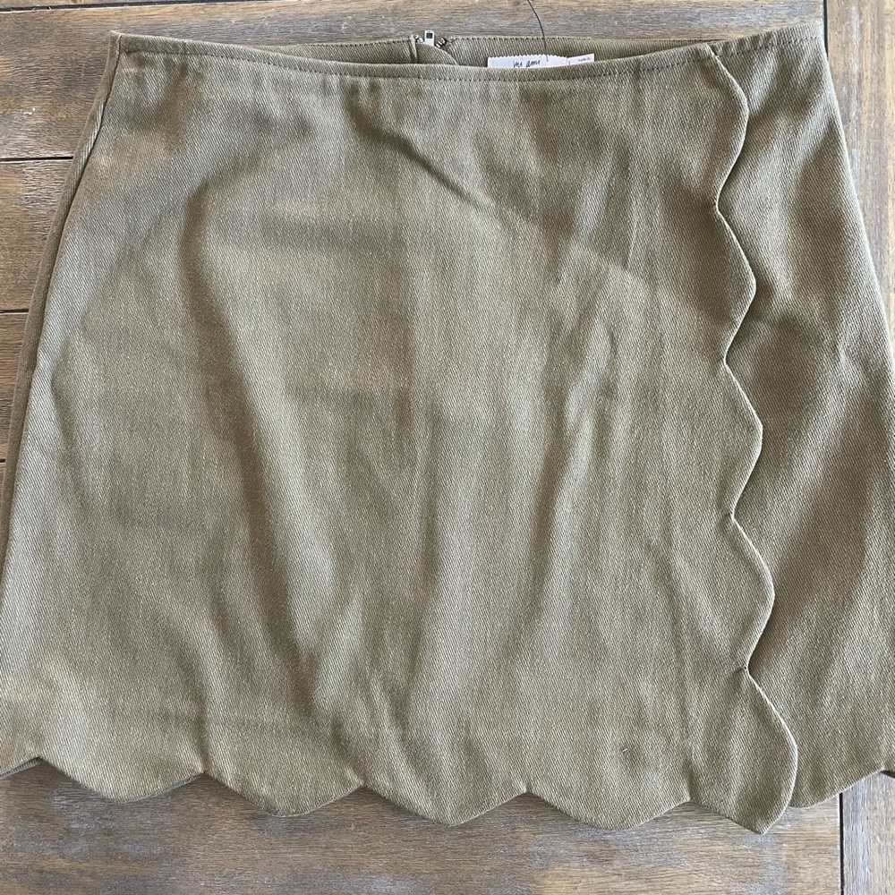 Francesca’s Green Scallop Mini Skirt